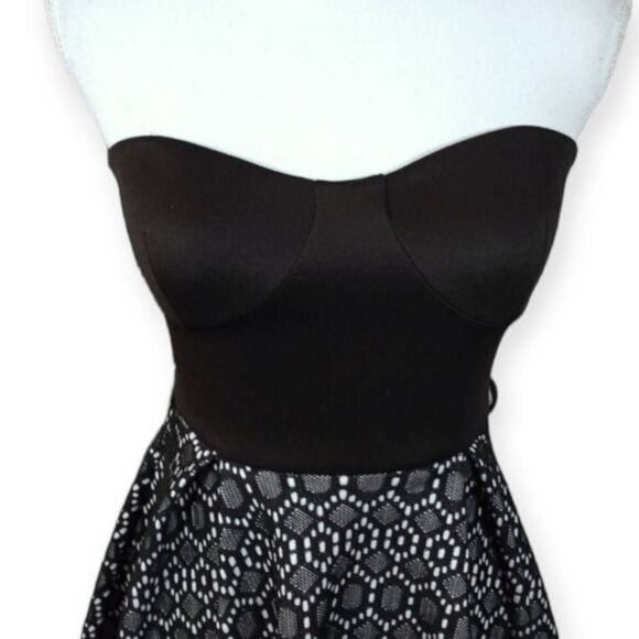 PAPAYA STRAPLESS BLACK & WHITE DRESS SZ.S EUC - Picture 2 of 6